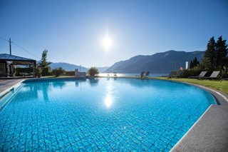 Pool1.jpg