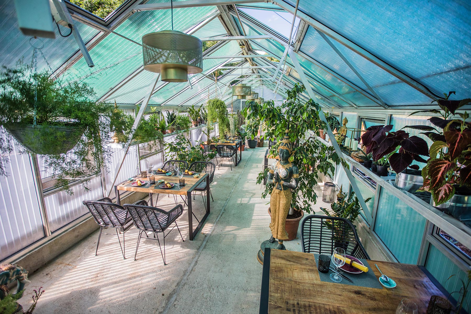 Park-Hotel-Brenscino-Brissago-experience-greenhouse-restaurant-05.jpg (1)