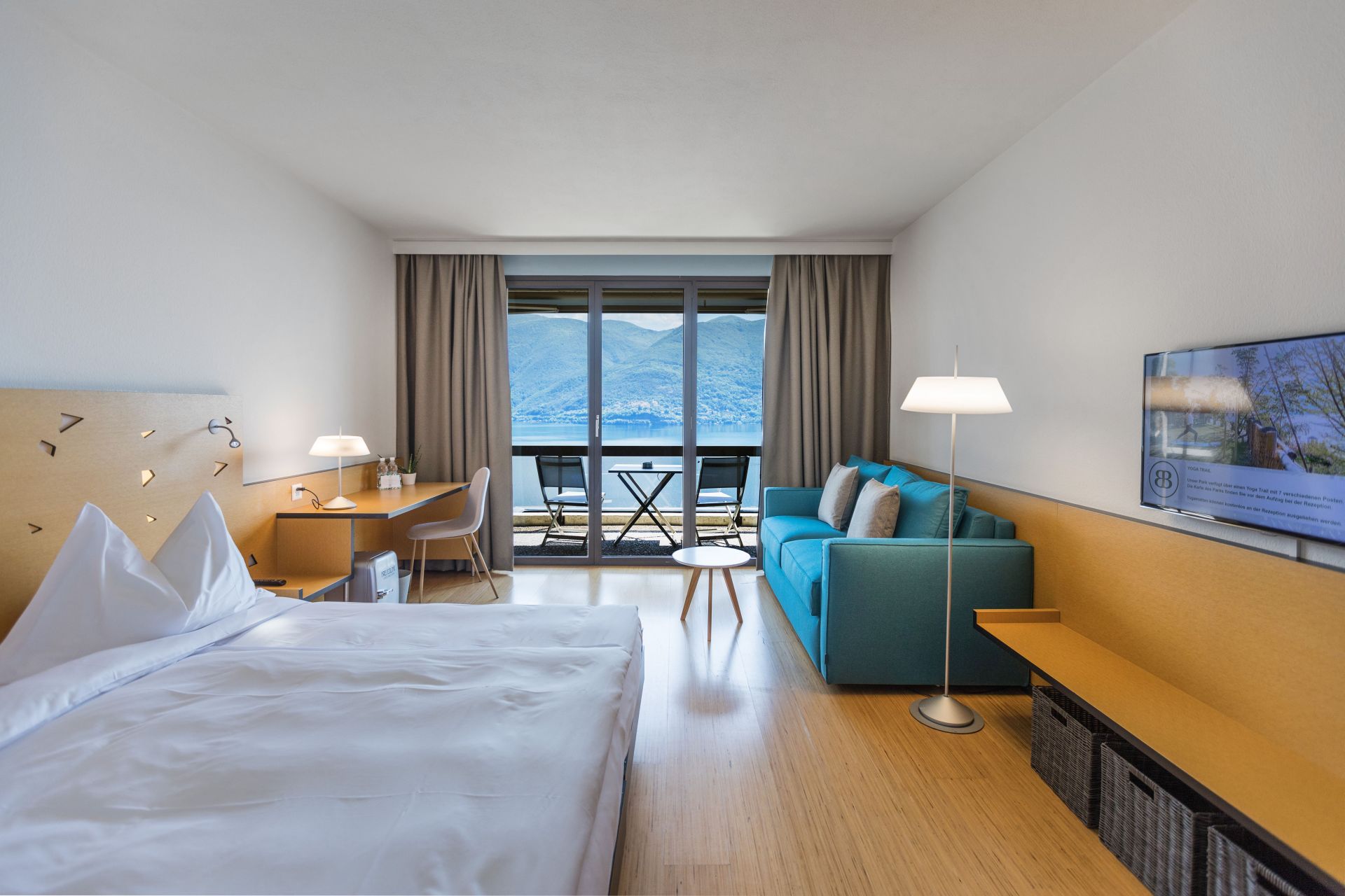 Large Premium Fussboden hell.jpg