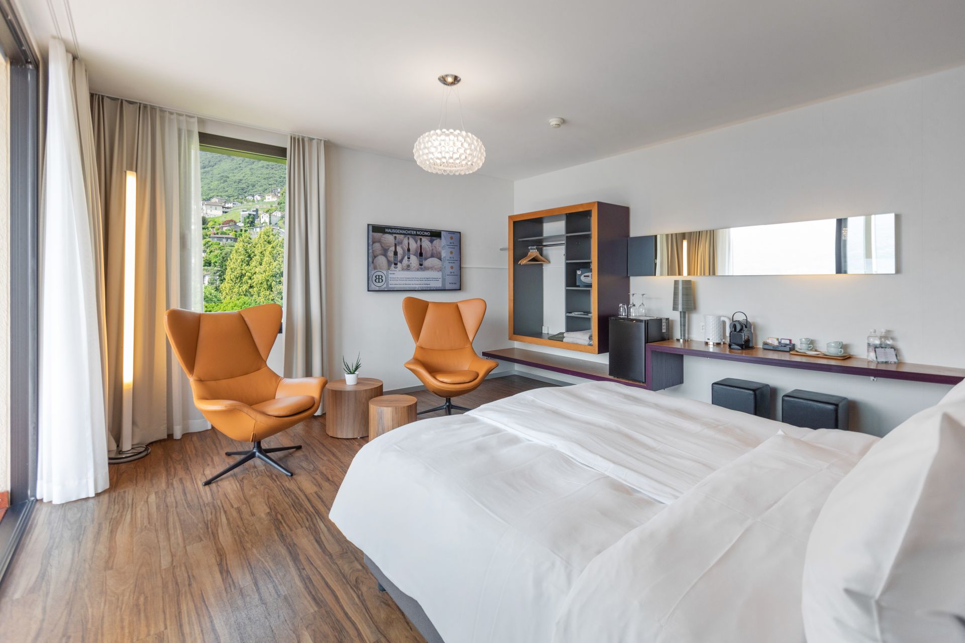 Junior Suite Blick ins Zimmer.jpg