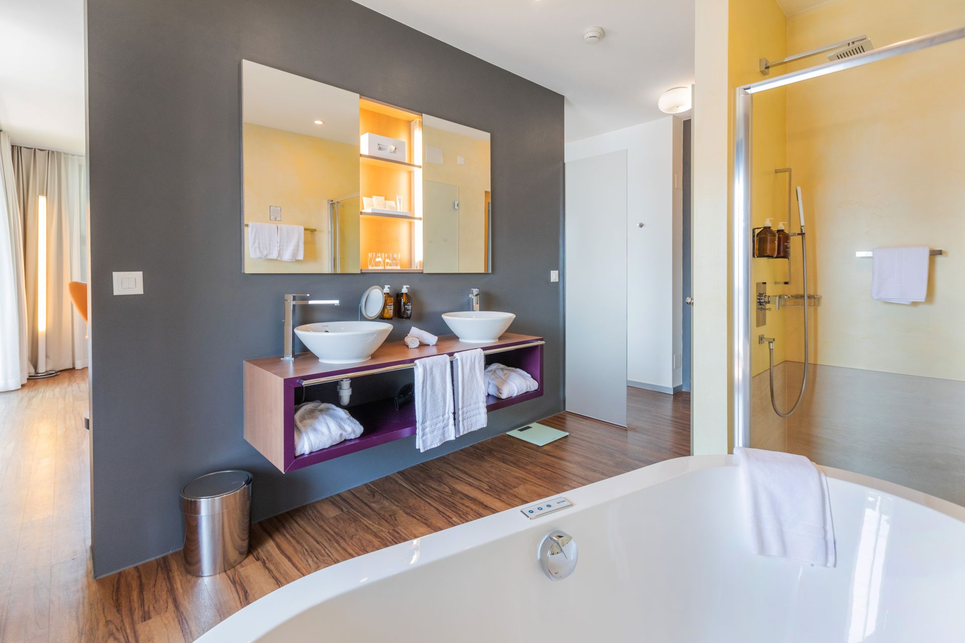 Blick Bad und Suite.jpg