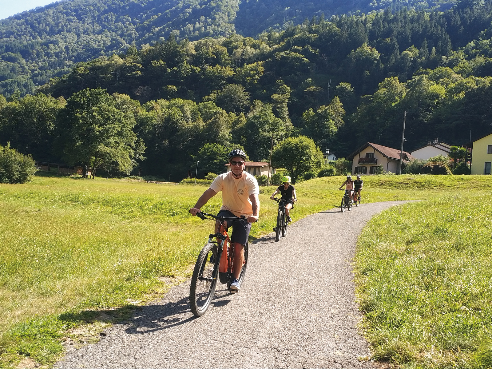 Park-Hotel-Brenscino-Brissago-Activity-Biking-01