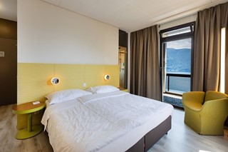 Small Comfort Lake view Room 2.jpg